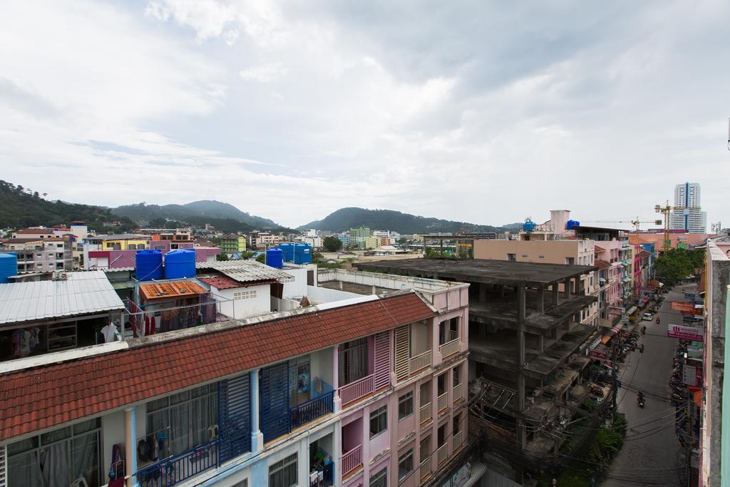 Magnific Patong Hotel Exterior photo