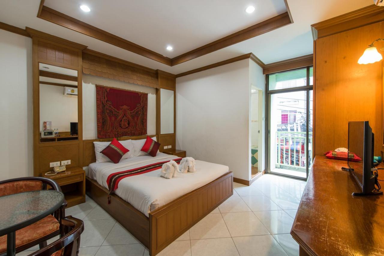 Magnific Patong Hotel Exterior photo